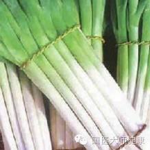 太可怕了!如果看到這樣的「雞蛋」,千萬別買!!滿滿都是細菌啊…
