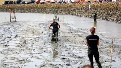德國泥巴奧運會 4000人泥濘中比賽超開心