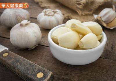 血壓居高不下?營養師:吃對番茄 香菜等5大類食物,幫助改善