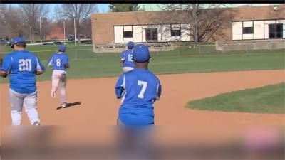 美國16歲高中生 無臂打棒球找回自信