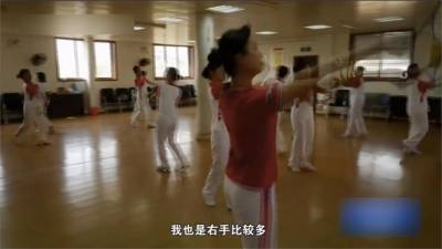 新式運動柔力球 結合太極「拋接」出手