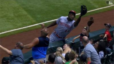 MLB/背後接球神守備!鈴木一朗獲頒水手隊成就獎