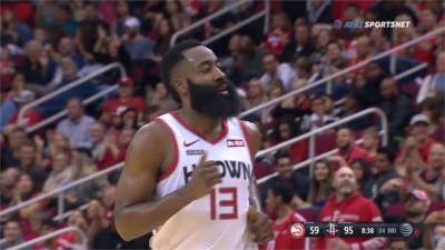 NBA/公鹿主場得分火力全開 137:96大勝黃蜂