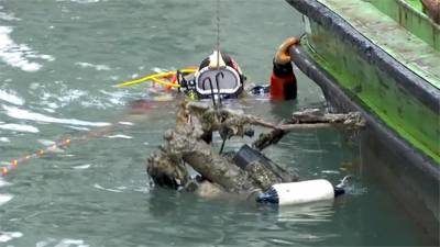 義大利船夫身兼潛水員 自發清理威尼斯河道盼找回「水都」美名