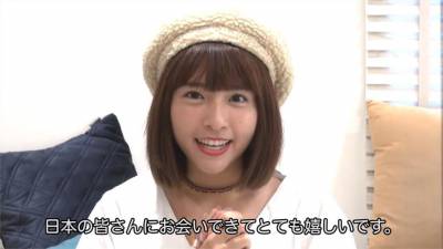 紅到日本去!中職啦啦隊女孩峮峮躍上周刊封面