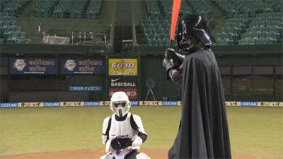 「笑果」奇佳!星戰結合職業運動 美式足球神片超吸睛
