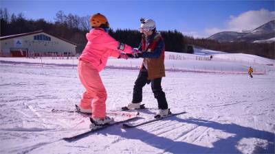 讓滑雪運動更親民!韓系雪衣推潮流款式