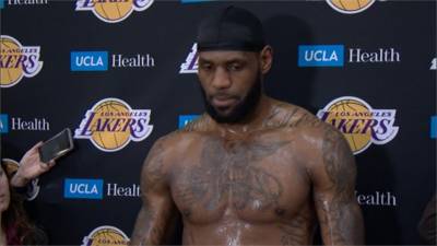 NBA/感動!清理悼念Kobe紀念品 球迷千顆籃球追思「黑曼巴」