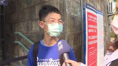中職/陳時中視察球場防疫佳 下周入場名額擬增至2千人