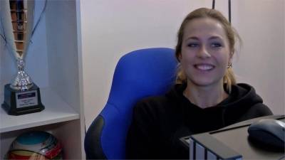 居家VR特訓維持手感!F3美女車手新奇體驗