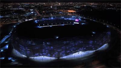 世足五星級場館「沙漠之鑽」線上揭幕 感謝一線醫護抗疫