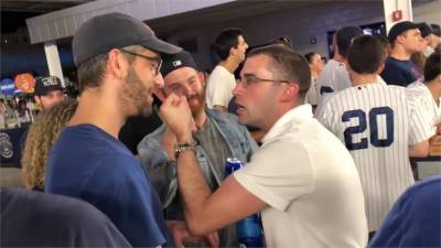中職/悍將女球迷勇闖敵營 遭象迷水槍攻擊成祭品