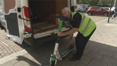 英國防疫新生活防群聚 街頭租賃電動滑板車上路