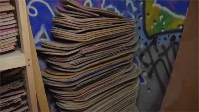 廢棄滑板再利用 板身雕琢變身生活精品