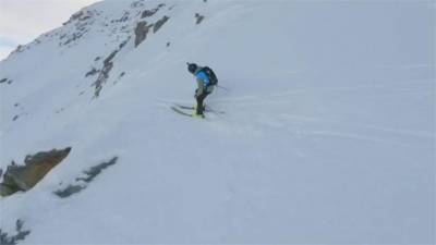 挑戰天然地形 滑雪高手拚阿爾卑斯山