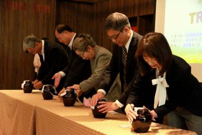 「茶資源整合發展聯盟」辦公室揭牌 推廣台灣茶業陶藝研究國際化