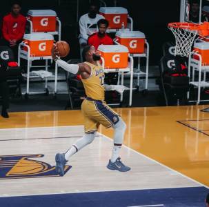 NBA/全球限量23張!「詹皇」球員卡1.45億天價賣出