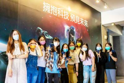 中臺科大攜手H.T.C打造「VR未來教室」