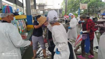 快新聞/大雨狂襲擾長者接種疫苗 高雄那瑪夏區公所緊急應變場地