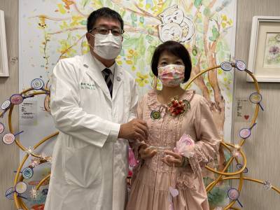 中醫大新竹分院藝廊即日起展出「永遠少女心」主題特展6藝術家療癒畫作結合裝置藝術和香氣