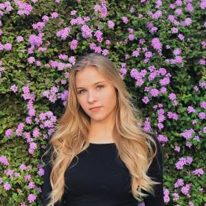 道奇女球僮一撲成名 IG私照絕美網:戀愛了