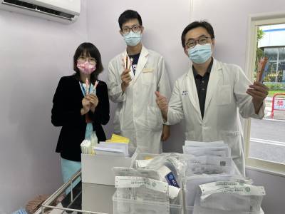 免下車省時避免感染中國醫藥大新竹附設醫院打造藥來速批價領藥快篩一次搞定