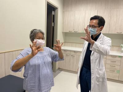手抖長達兩年患巴金森症 神波刀治療恢復正常生活