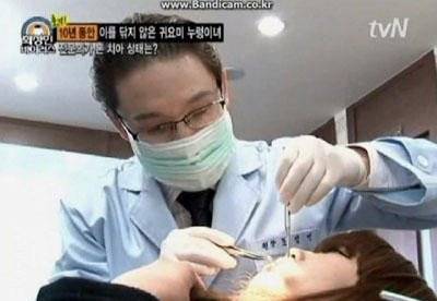 這名正妹10年沒刷過牙齒,當她把嘴巴張開後…連牙醫都震驚了!!